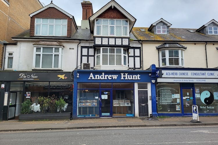 High St Crawley Rh Bh Retail For Sale Loopnet Uk