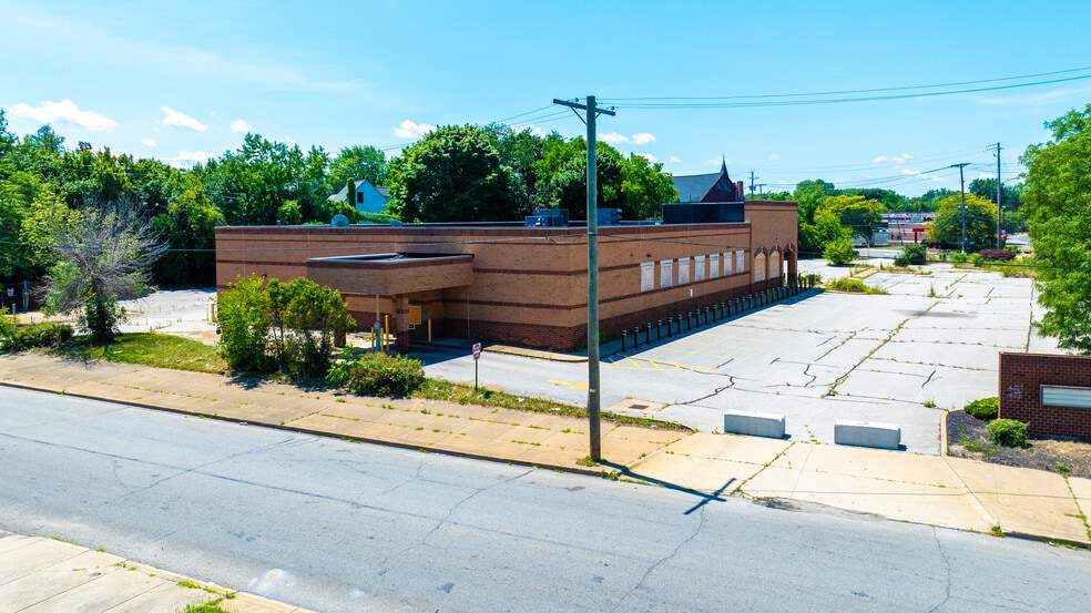 10502 St Clair Ave, Cleveland, OH for sale - Building Photo - Image 2 of 5