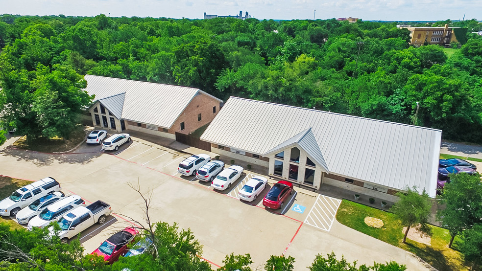 240 E Evergreen St, Sherman, TX for rent - Aerial - Image 3 of 7