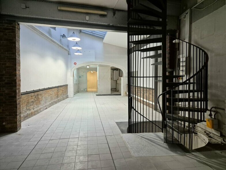 Build-to-Rent in Paris for sale - Interior Photo - Image 2 of 7