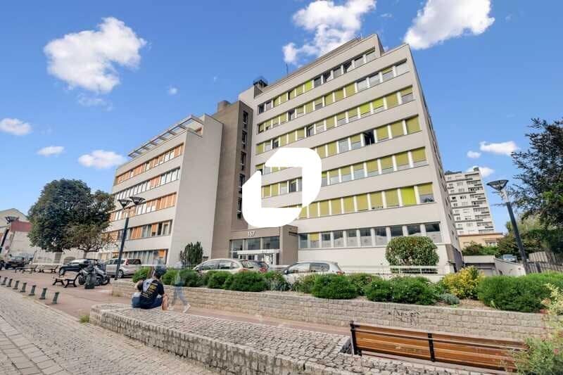 157 Rue Des Blains, Bagneux to rent - Building Photo - Image 1 of 30