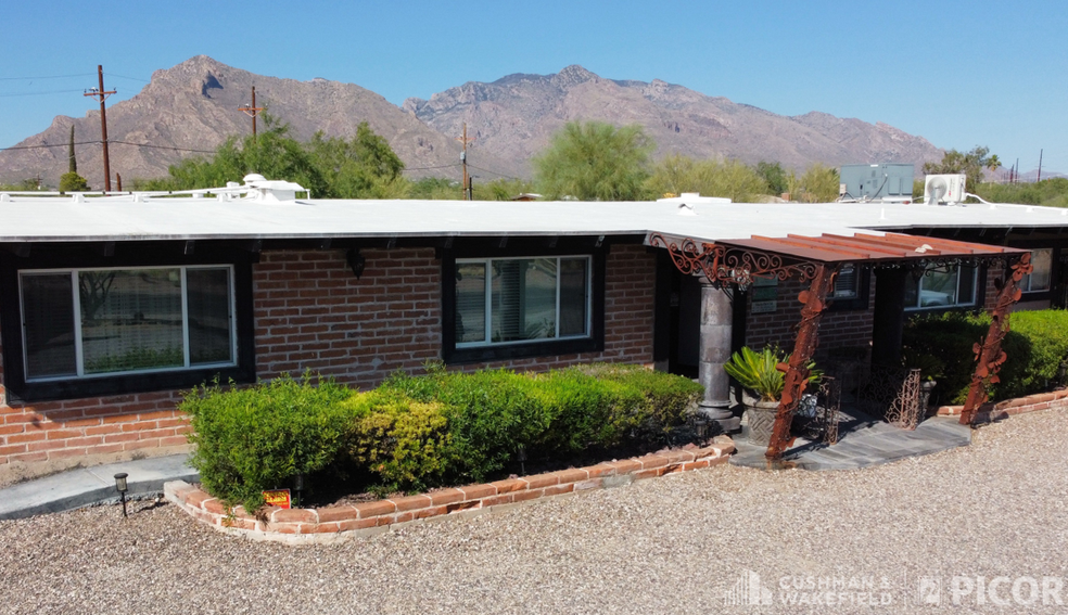 1102 W Ina Rd, Tucson, AZ for sale - Building Photo - Image 1 of 11