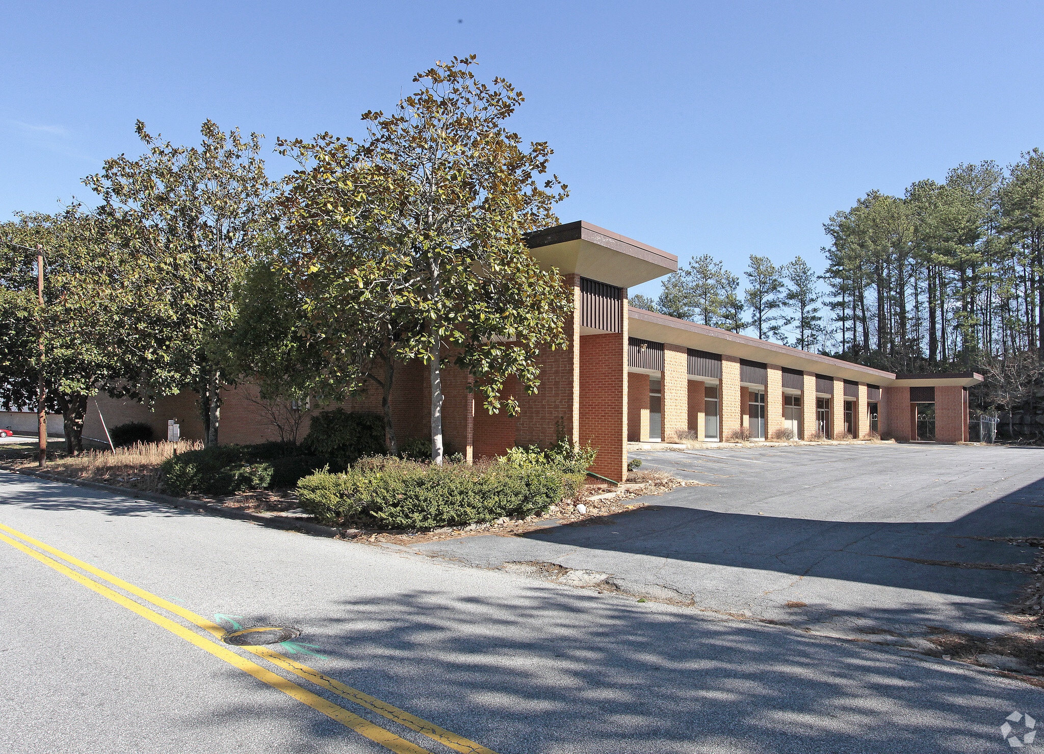 4420 Commerce Cir SW, Atlanta, GA to rent Primary Photo- Image 1 of 9