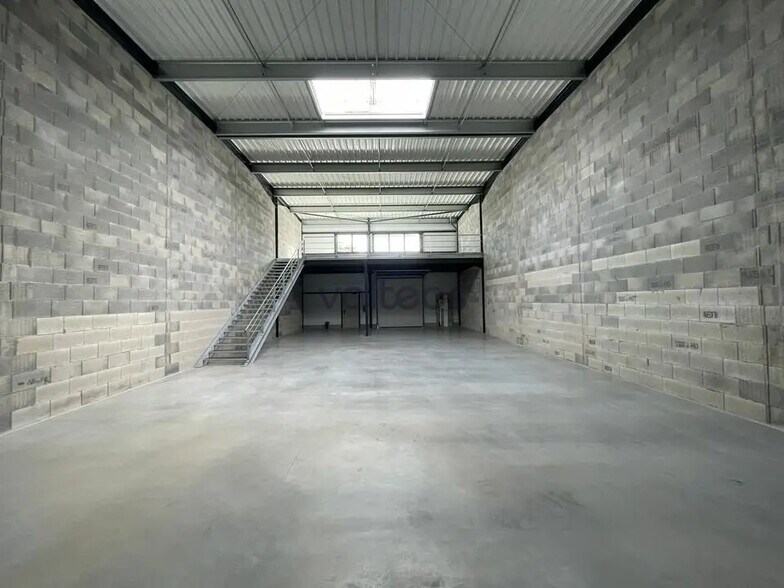 Light Industrial in Montauban for sale - Building Photo - Image 3 of 5