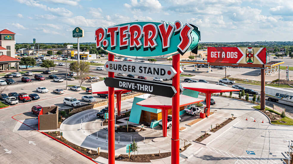 1200 N Interstate 35, New Braunfels, TX for sale - Primary Photo - Image 1 of 1