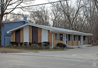 24821 5 Mile Rd, Redford, MI for sale Primary Photo- Image 1 of 1