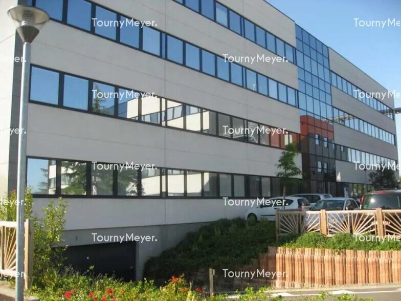 Office in Toulouse to rent - Building Photo - Image 1 of 2
