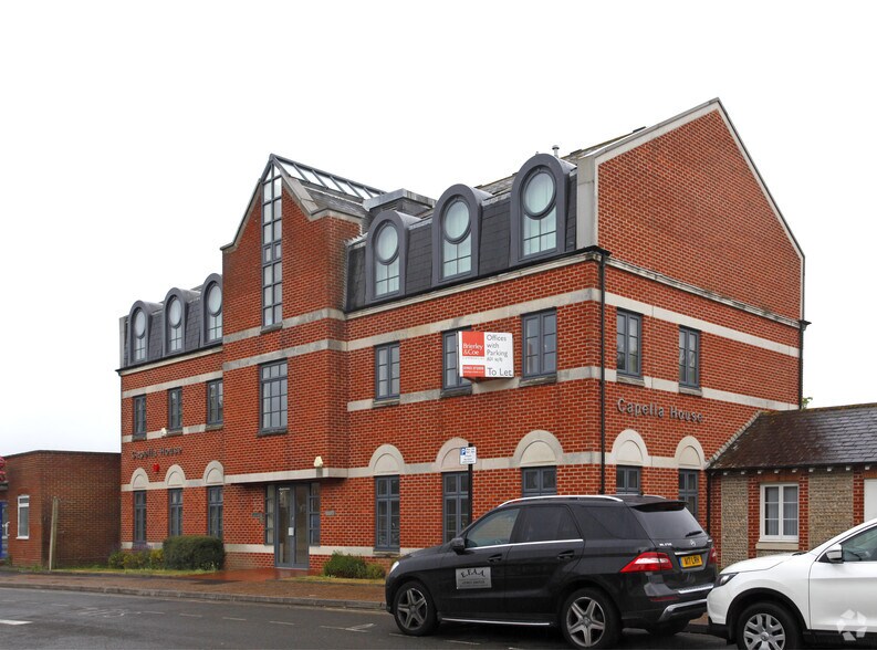 4 Railway Appr, Worthing for sale - Primary Photo - Image 1 of 1