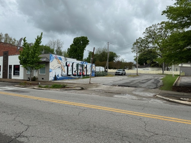 1131 N Wood Ave, Florence, AL for sale - Building Photo - Image 2 of 9