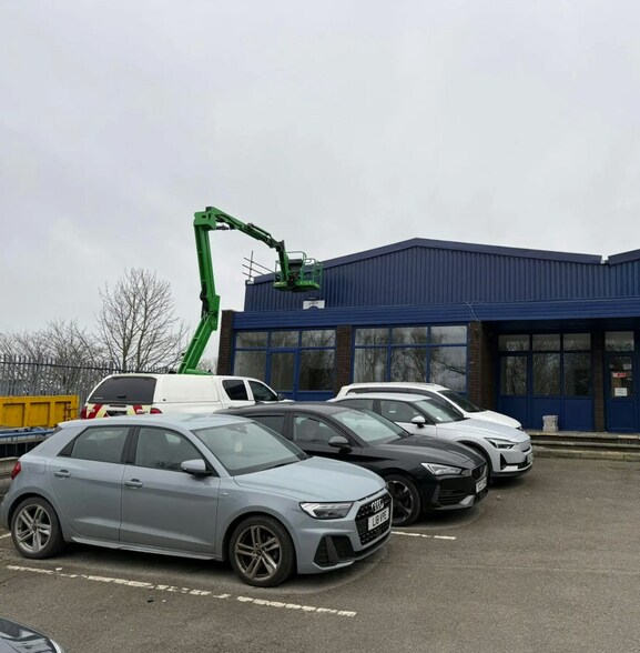 Worthington Way, Wigan to rent - Building Photo - Image 1 of 4