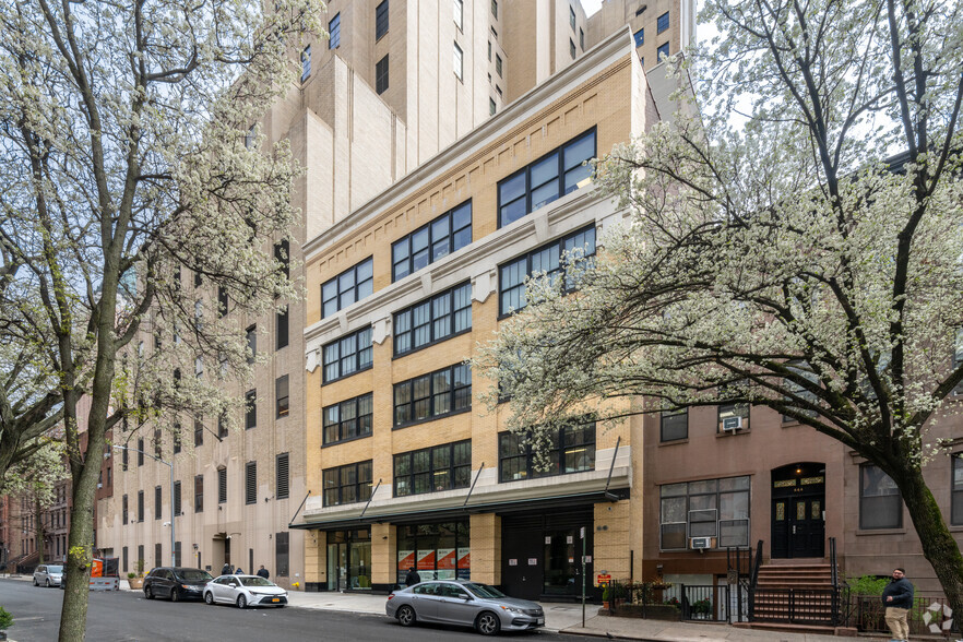 438 W 51st St, New York, NY for sale - Building Photo - Image 1 of 9