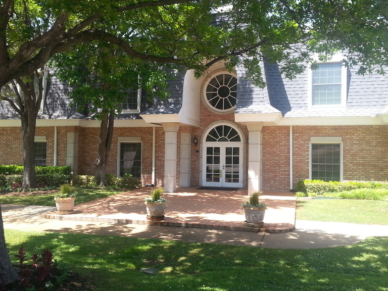 1615 W Abram St, Arlington, TX for rent - Primary Photo - Image 1 of 7