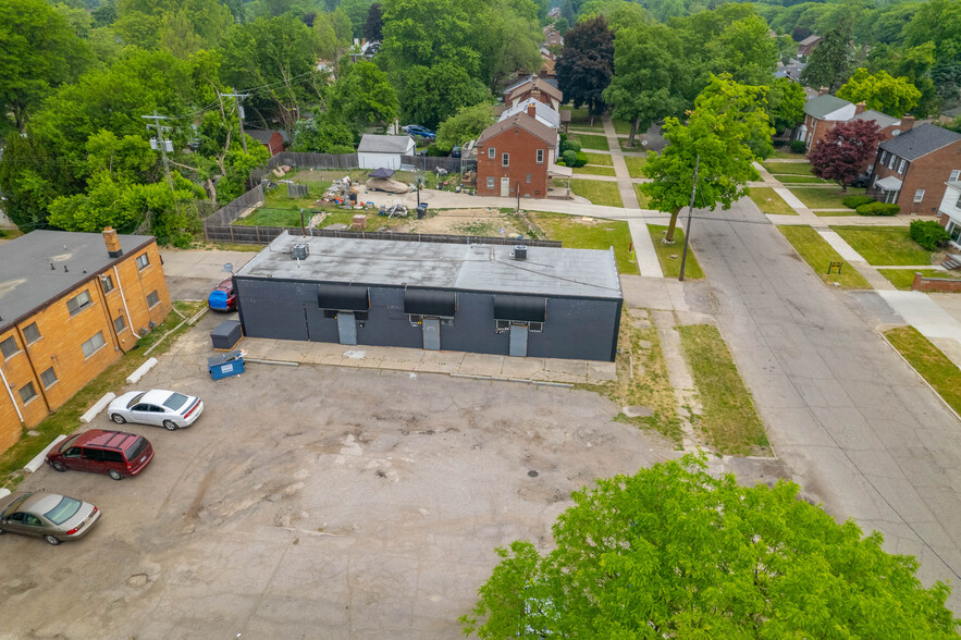 19010 Schoolcraft Rd, Detroit, MI for sale - Building Photo - Image 1 of 1