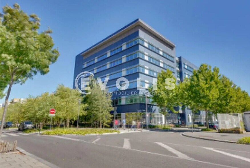 Office in Massy to rent - Building Photo - Image 1 of 10