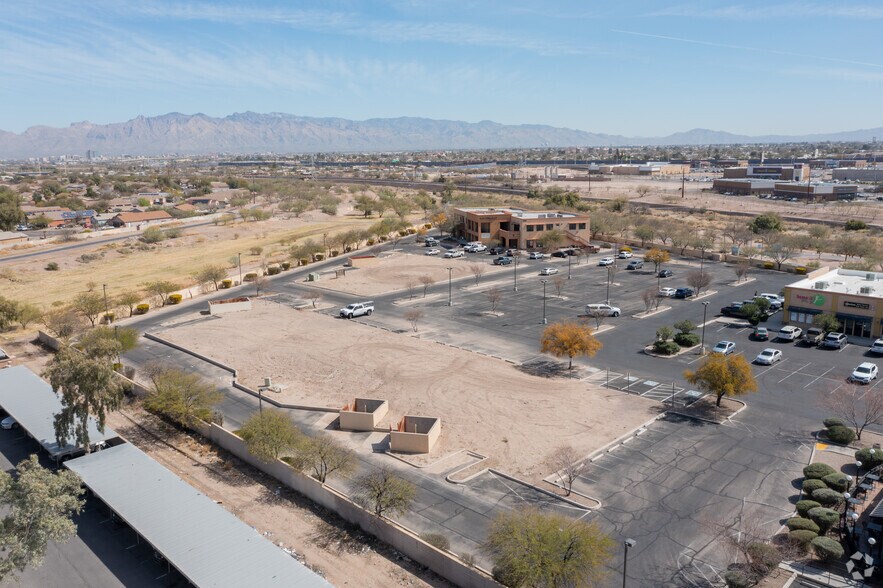 1370 W Irvington Rd, Tucson, AZ for rent - Aerial - Image 3 of 6