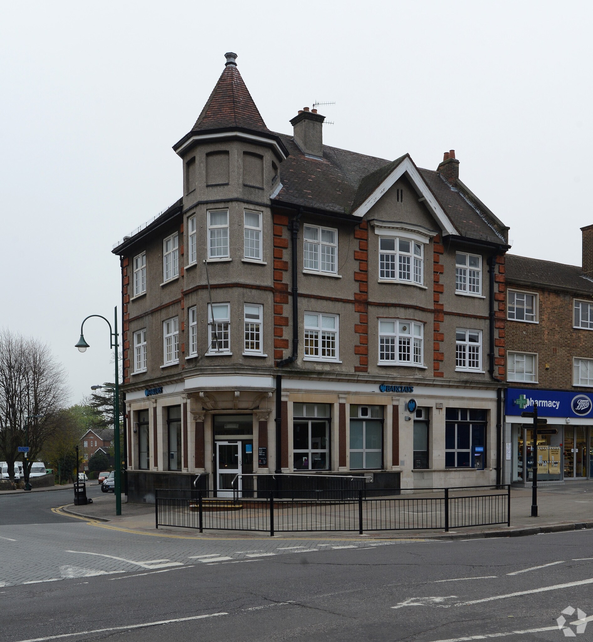 52-58 High St, London for sale Primary Photo- Image 1 of 1