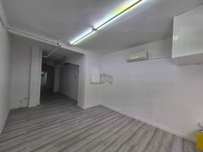 Retail in València, Valencia to rent Interior Photo- Image 2 of 9