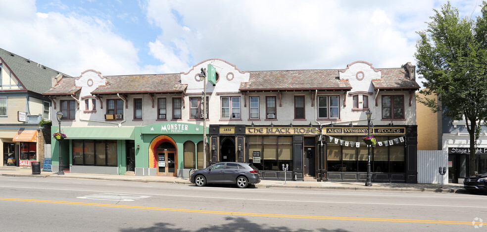 2850-2862 N Oakland Ave, Milwaukee, WI for rent - Building Photo - Image 1 of 10