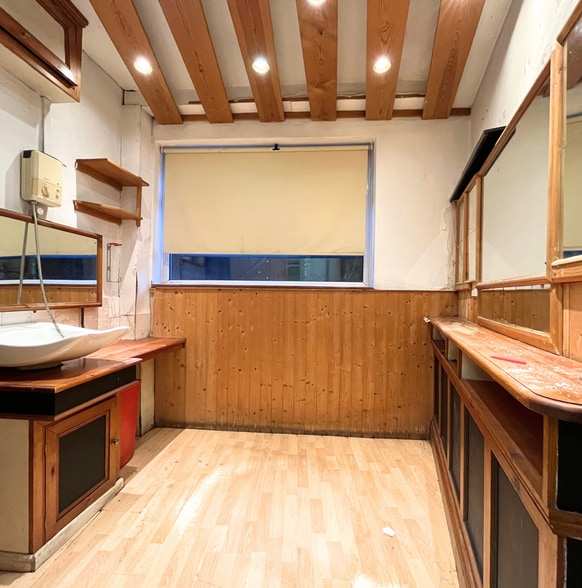5 Cantilupe Rd, Ross On Wye for sale - Interior Photo - Image 2 of 4