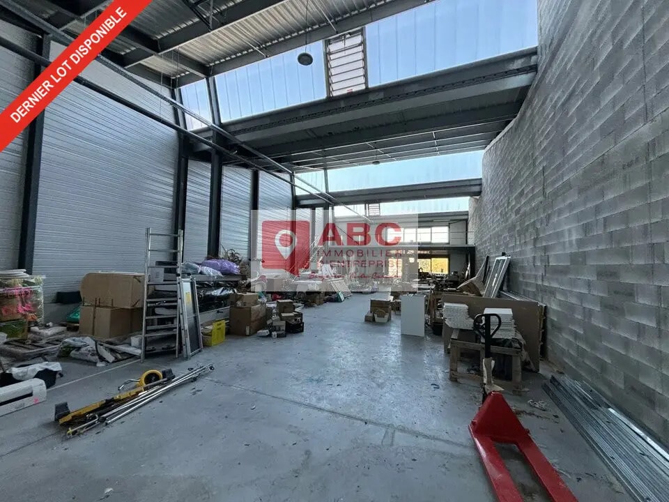 Location Local d'activités 454 m² - Photo 1