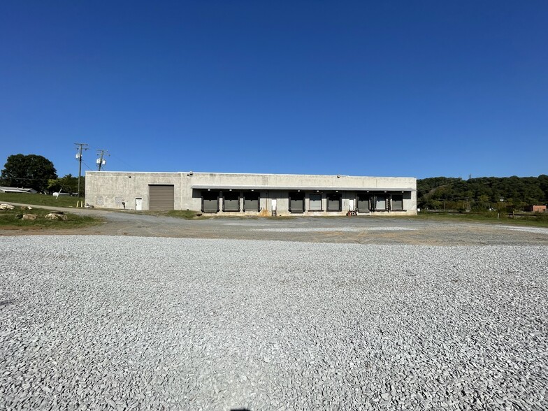 201 Perrow St, Altavista, VA for rent - Building Photo - Image 1 of 5