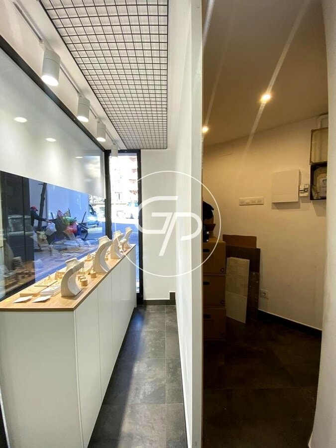Barcelona, BAR 08015 - Unit - -  - Interior Photo - Image 2 of 9