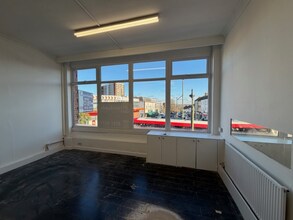 69-69A Brent St, London to rent Interior Photo- Image 1 of 5