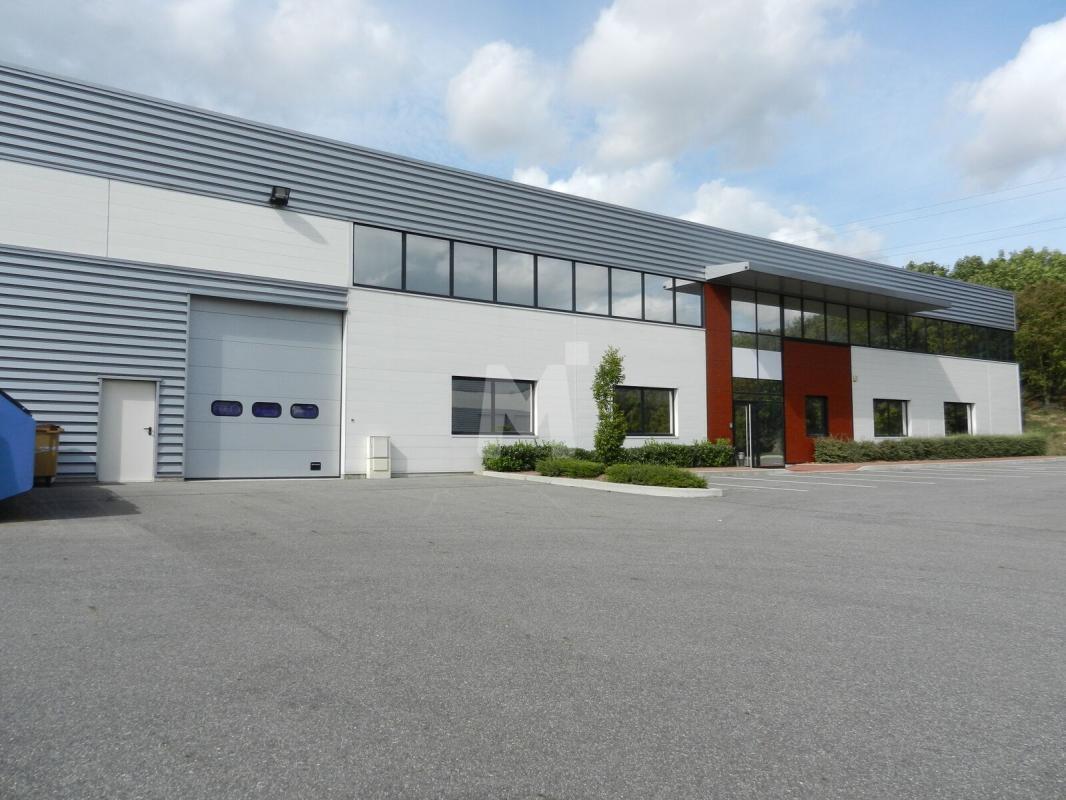 Light Industrial in Lisses to rent Building Photo- Image 1 of 6