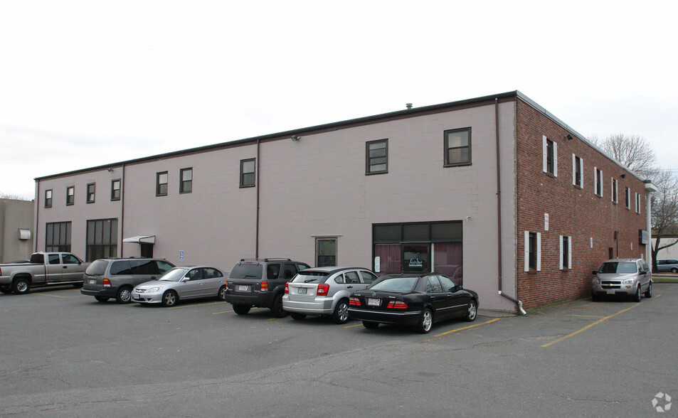 214 Commercial St, Malden, MA for rent - Building Photo - Image 2 of 4