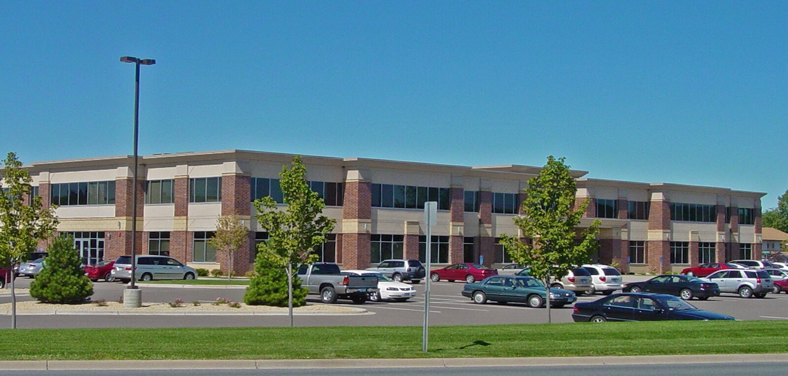 3555 Willow Lake Blvd, Vadnais Heights 55110