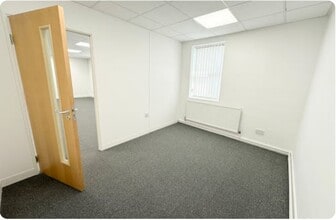 Churchfield Ct, Barnsley to rent Interior Photo- Image 1 of 9