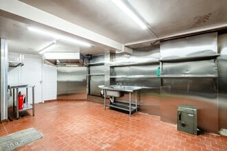 11 Hooper St, London to rent Interior Photo- Image 2 of 9