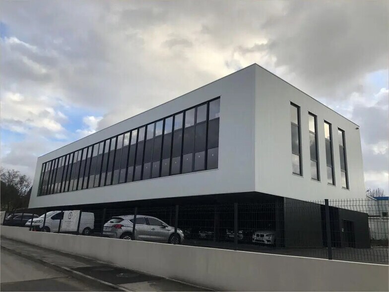 11 Chemin De L'Armee, L'Union to rent - Building Photo - Image 3 of 20