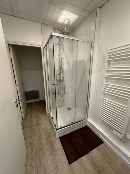 Office in Champigny-sur-Marne to rent - Interior Photo - Image 3 of 4