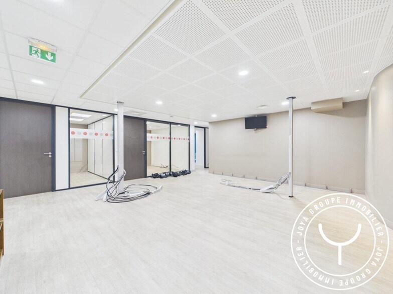 Office in Paris to rent - Interior Photo - Image 2 of 17
