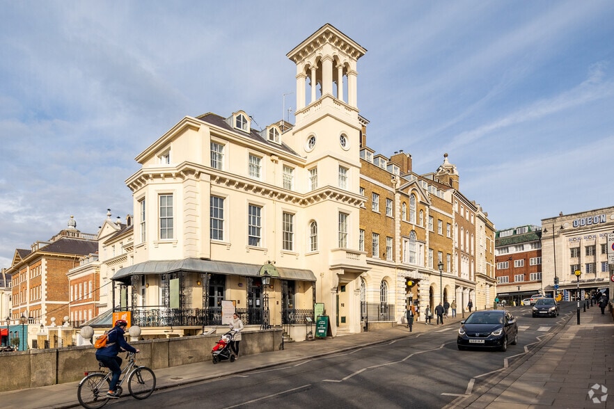 3 Heron Sq, Richmond to rent - Building Photo - Image 3 of 7