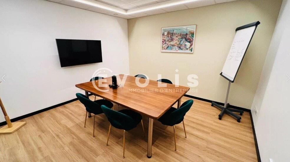 Office in Montrouge to rent - Interior Photo - Image 3 of 4