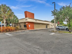 2200 N University Dr, Sunrise, FL for rent Building Photo- Image 1 of 51