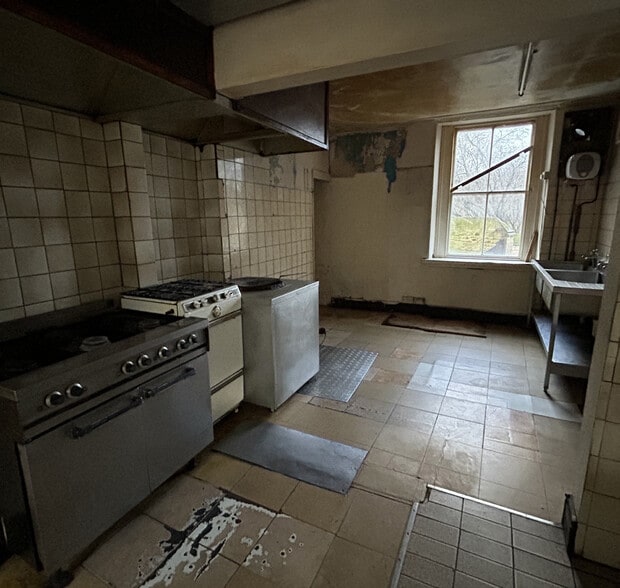 140 Walcot St, Bath to rent - Interior Photo - Image 3 of 3