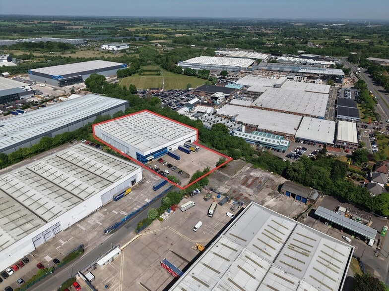 Headway Rd, Wolverhampton to rent - Building Photo - Image 2 of 9