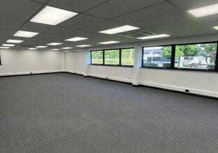 Marshall Rd, Swindon to rent Interior Photo- Image 2 of 2