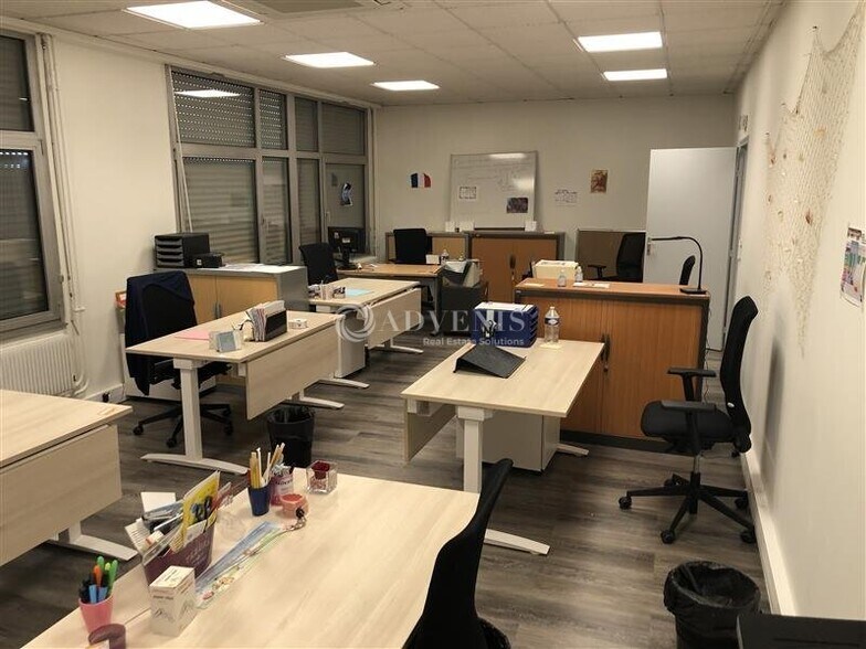 Office in Trappes to rent - Interior Photo - Image 3 of 5