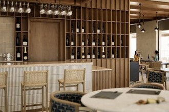 Twin Sails Bridge Approach, Poole to rent Interior Photo- Image 1 of 3