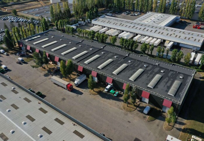 Light Industrial in Coignières to rent Building Photo- Image 1 of 4