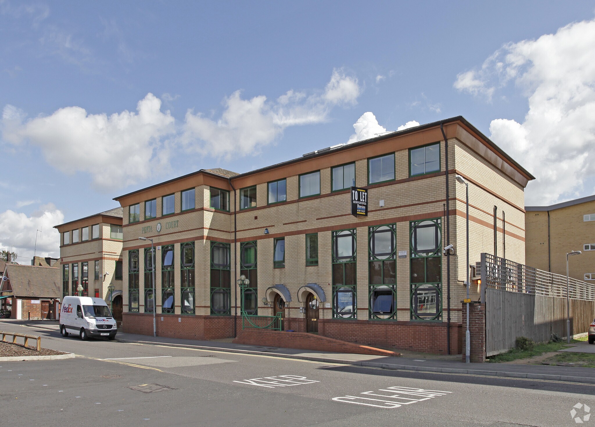 Station Rd, Borehamwood for sale Primary Photo- Image 1 of 1