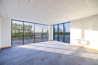 Severn Rd, Bristol to rent Interior Photo- Image 2 of 2