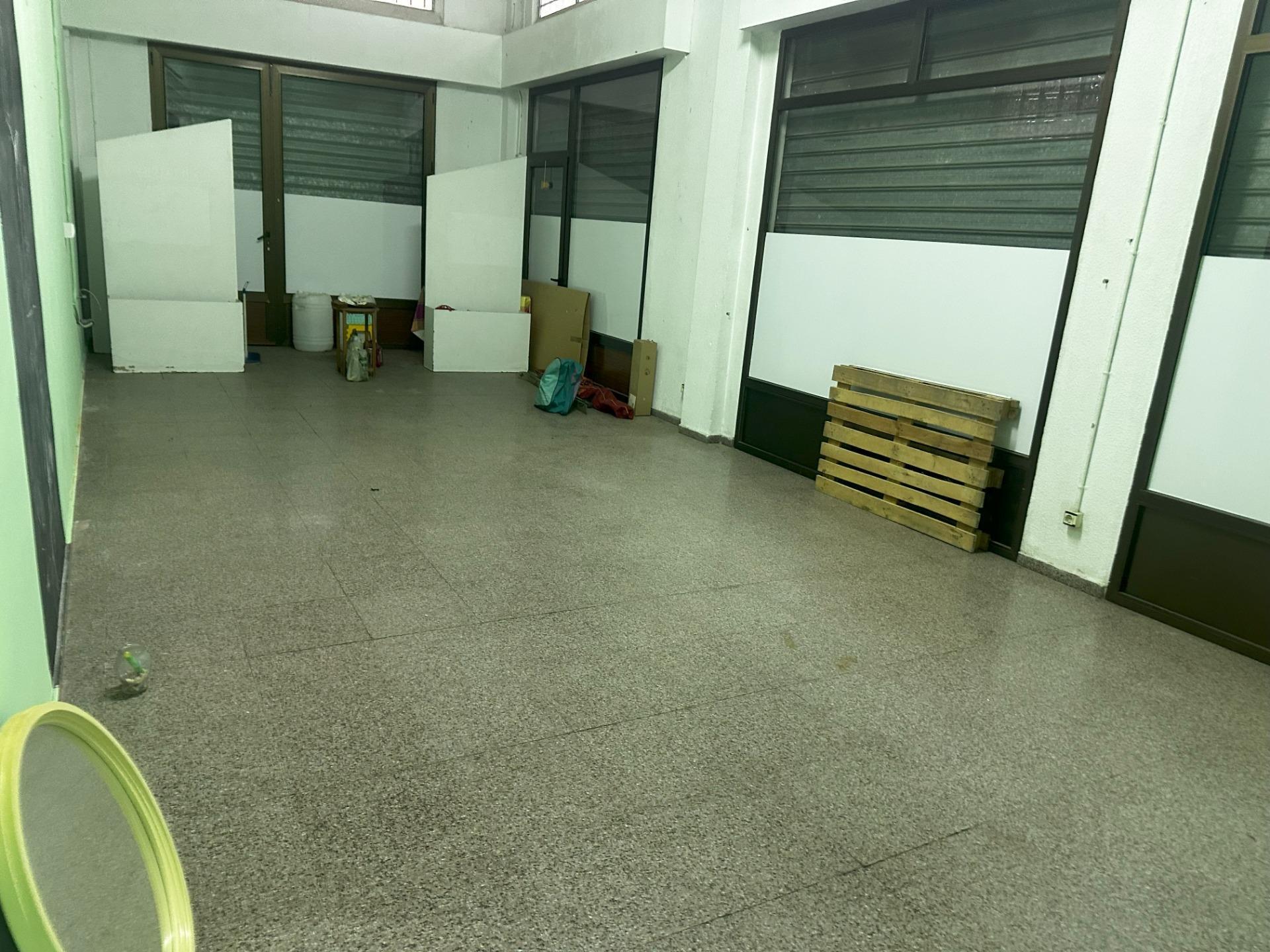 Retail in Elda to rent Interior Photo- Image 1 of 15