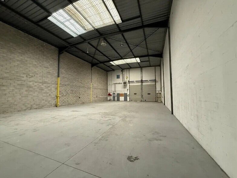 Office in Saint-Ouen-sur-Seine to rent - Interior Photo - Image 3 of 8