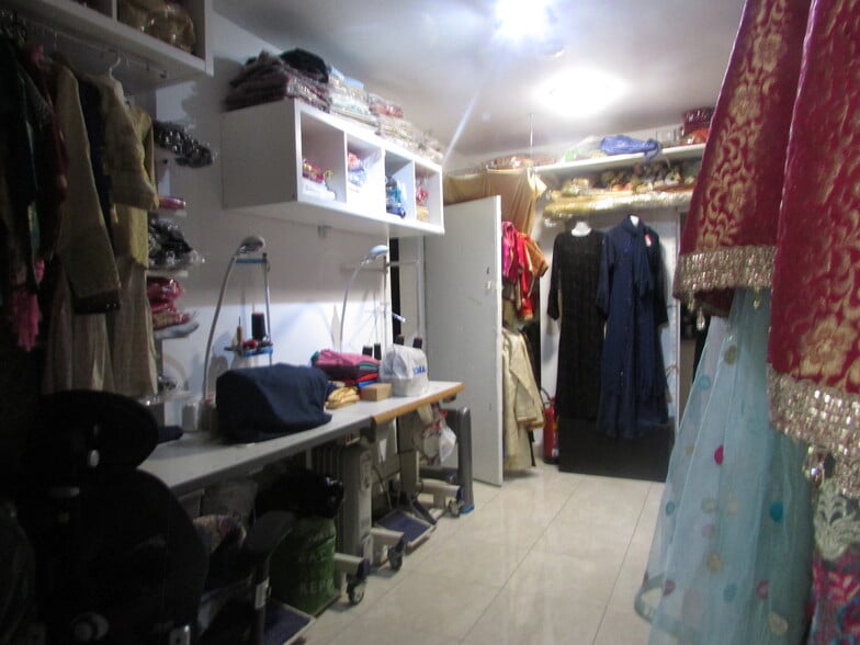 170 Leagrave Rd, Luton to rent - Building Photo - Image 2 of 15