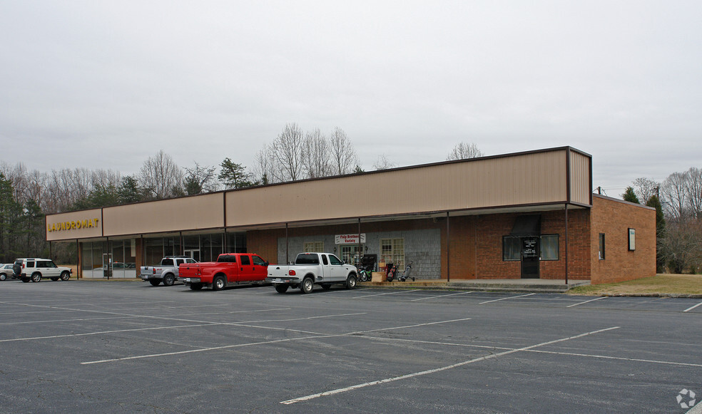 110 E Wall St, Rural Hall, NC for sale - Primary Photo - Image 1 of 23